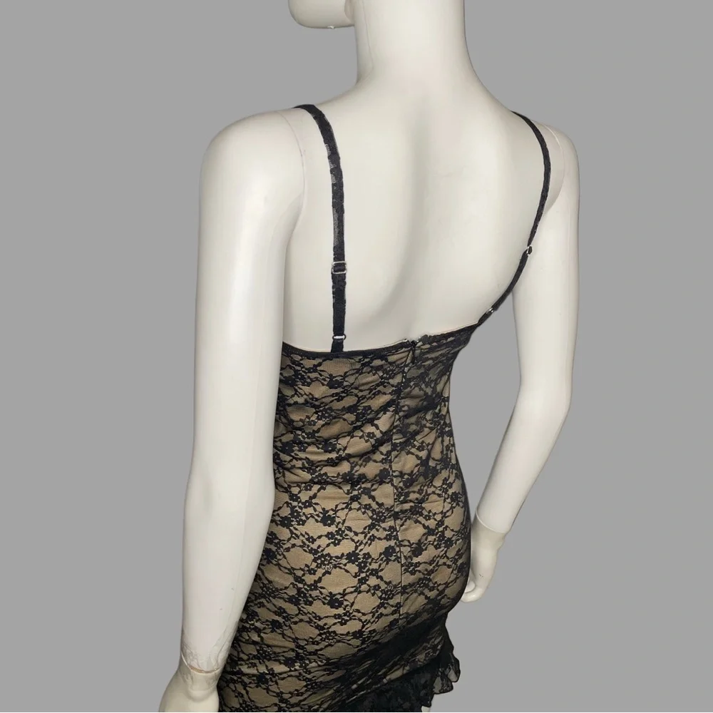 Forever 21 Black Lace Chemise with‎ Sweetheart Neckline